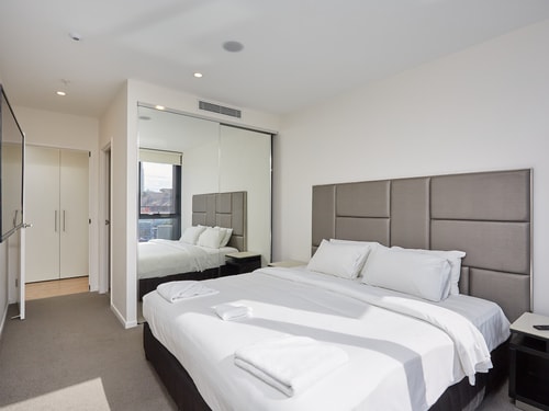 Cozy 2-bedrooms Apartment in Surfers Paradise 2 Serain Residences