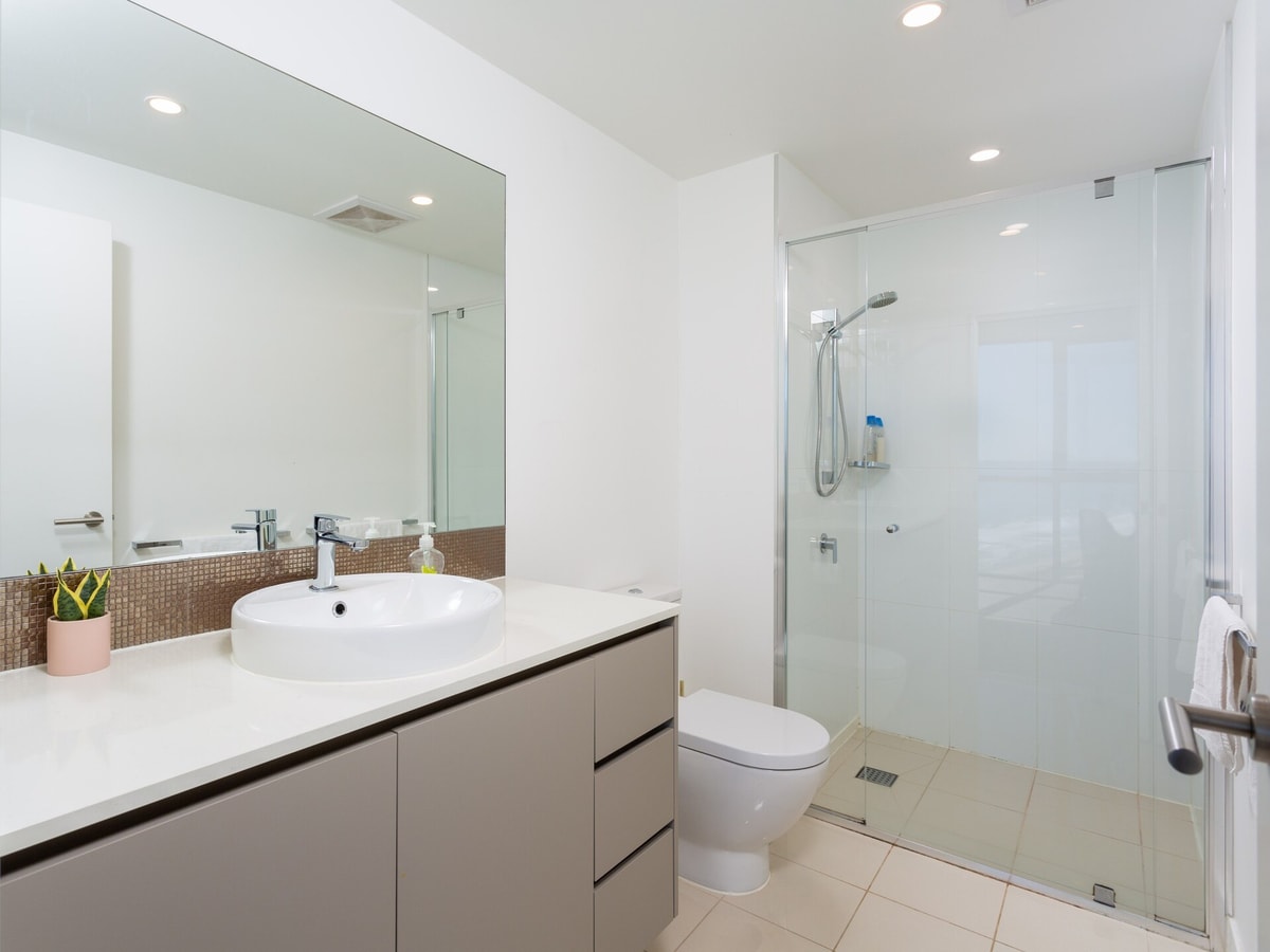 Boutique Beachside Ocean view Apartment 8 Serain Residences
