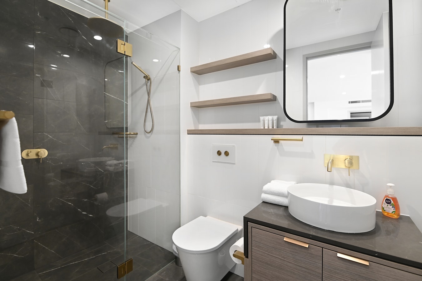 Ocean & City View | 3BR Beachside Retreat Level 63 10 Serain Residences