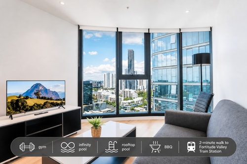 Spacious 2 bedroom Apartment with Rooftop Access 0 Serain Residences