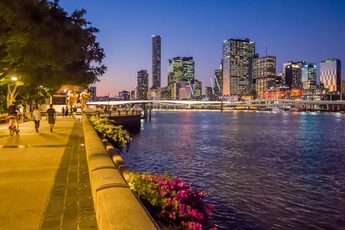 South Bank Central 1 bedroom apartment + Parking 2 Serain Residences
