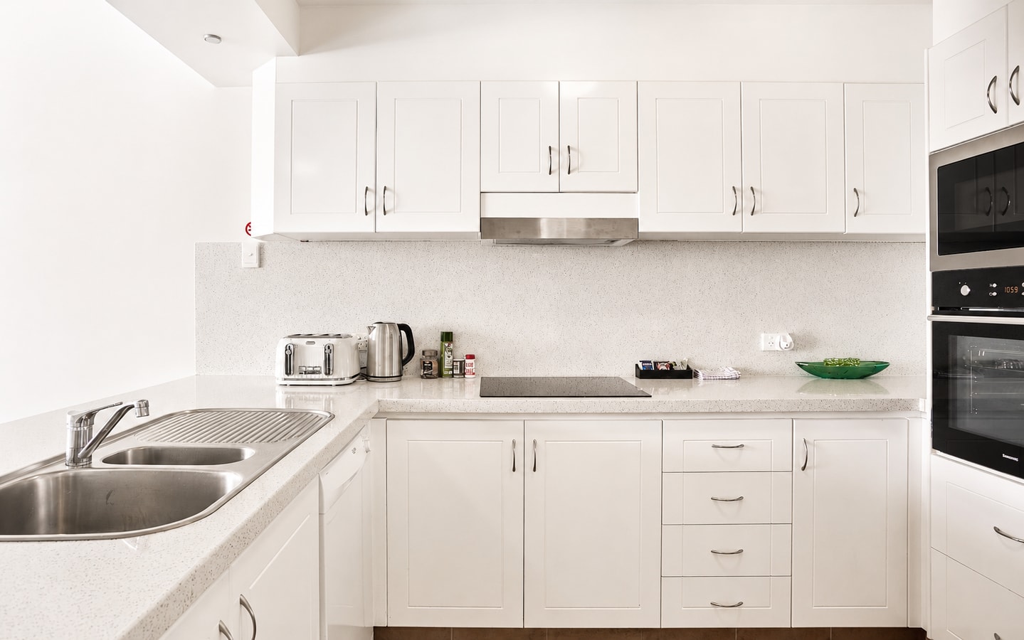 Crown Towers Stunning 1Bedroom Apt 3-min to Beach 18 Serain Residences