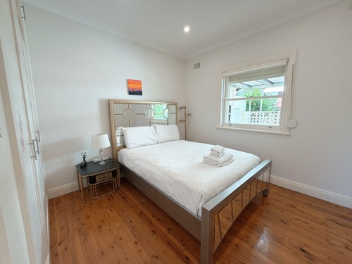 Burwood 4BR Family Home | Fast WiFi & Free Parking 28 Serain Residences