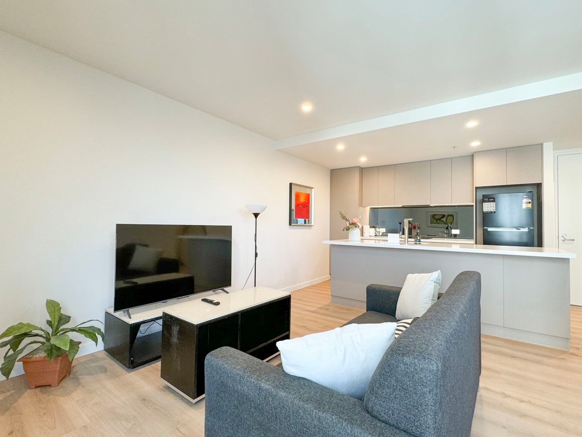 Modern One-bedroom in Phillip with Parking 4 Serain Residences