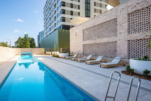 Modern 2BDR Apt in Phillip Gym | Pool | Parking 0 Serain Residences