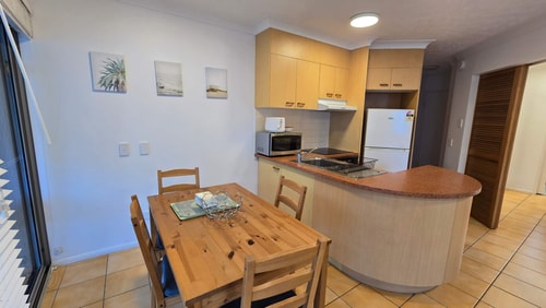 Comfy 1BR + Free Parking |  Stroll to Parklands 12 Serain Residences