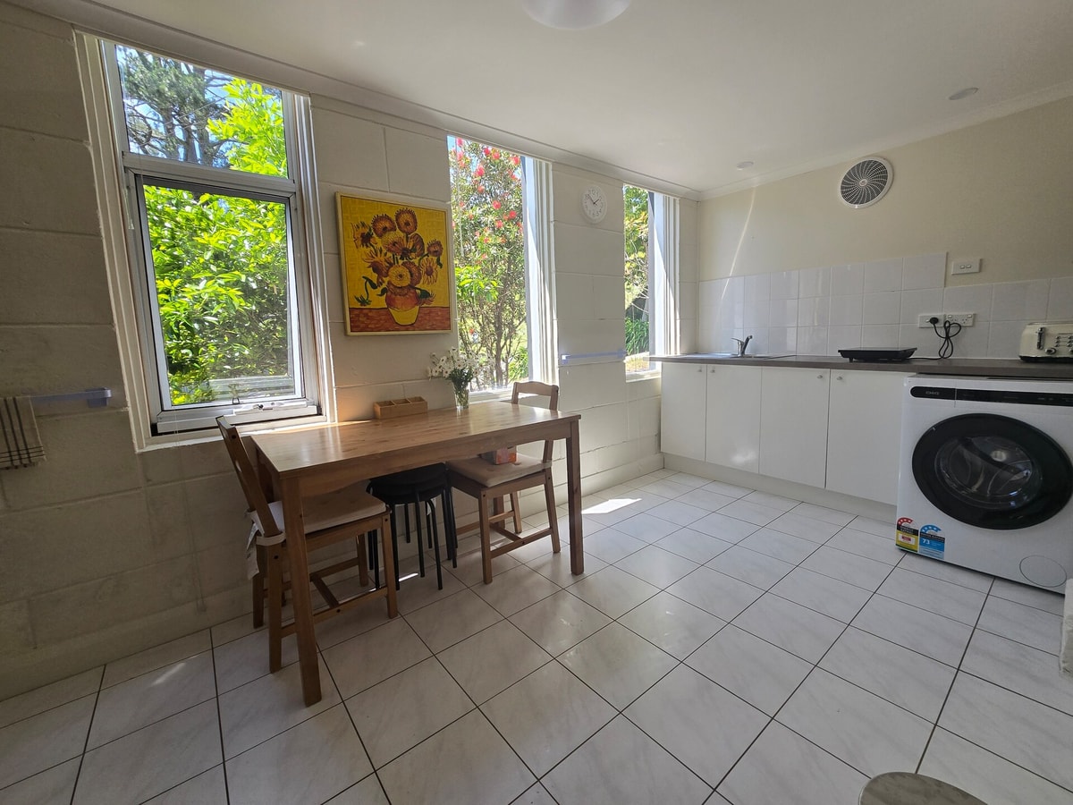 Serene Leura 2BDR Unit 3 Minutes to Shops 14 Serain Residences