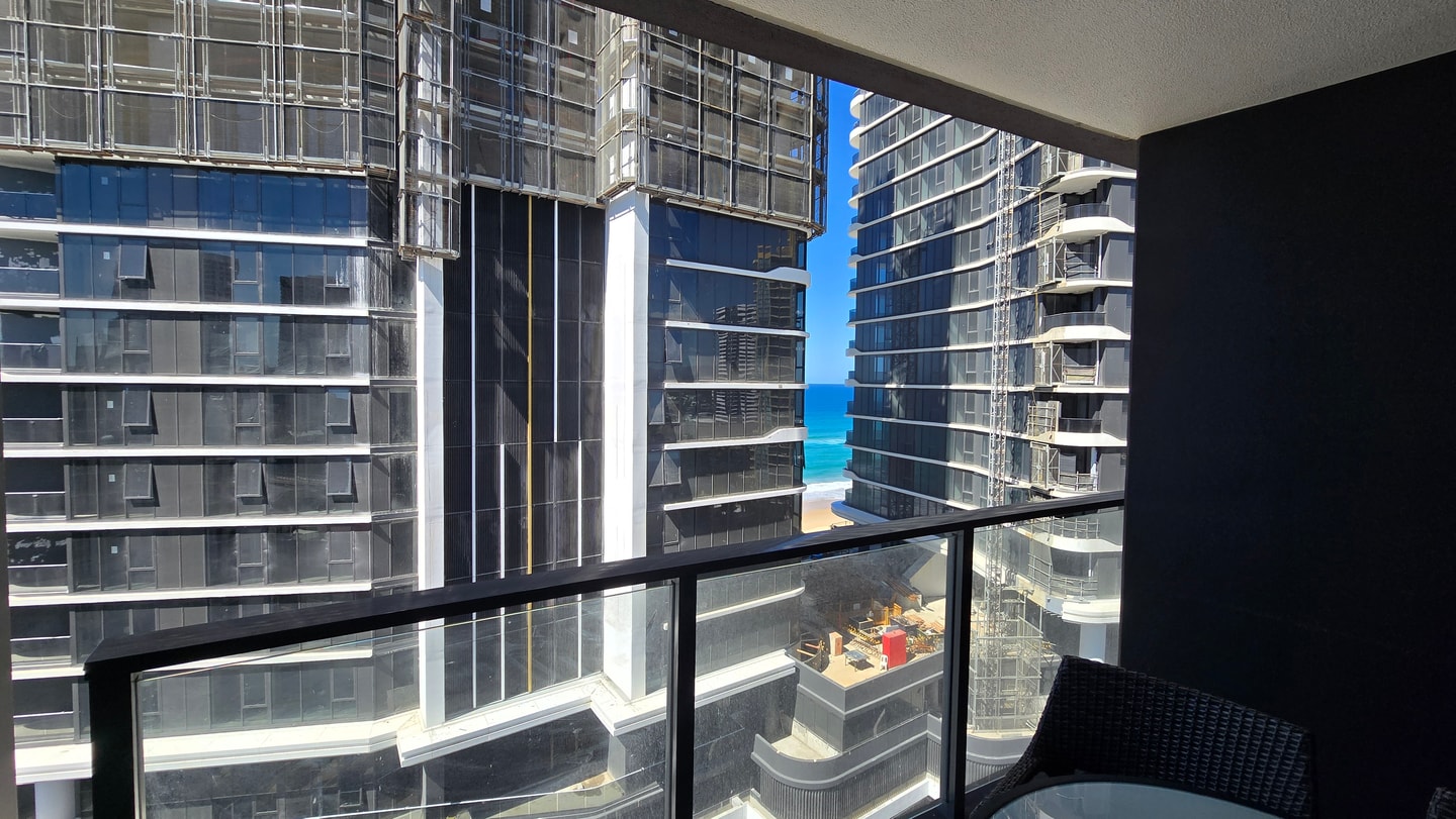 Sea Side Comfortable Apartment in Surfers Paradise 33 Serain Residences