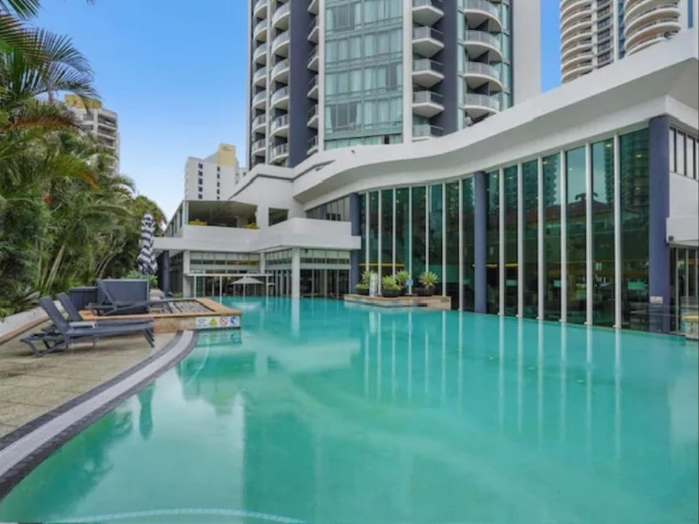 Queen Studio | Beach & Tram at Doorstep @ Legend 11 Serain Residences