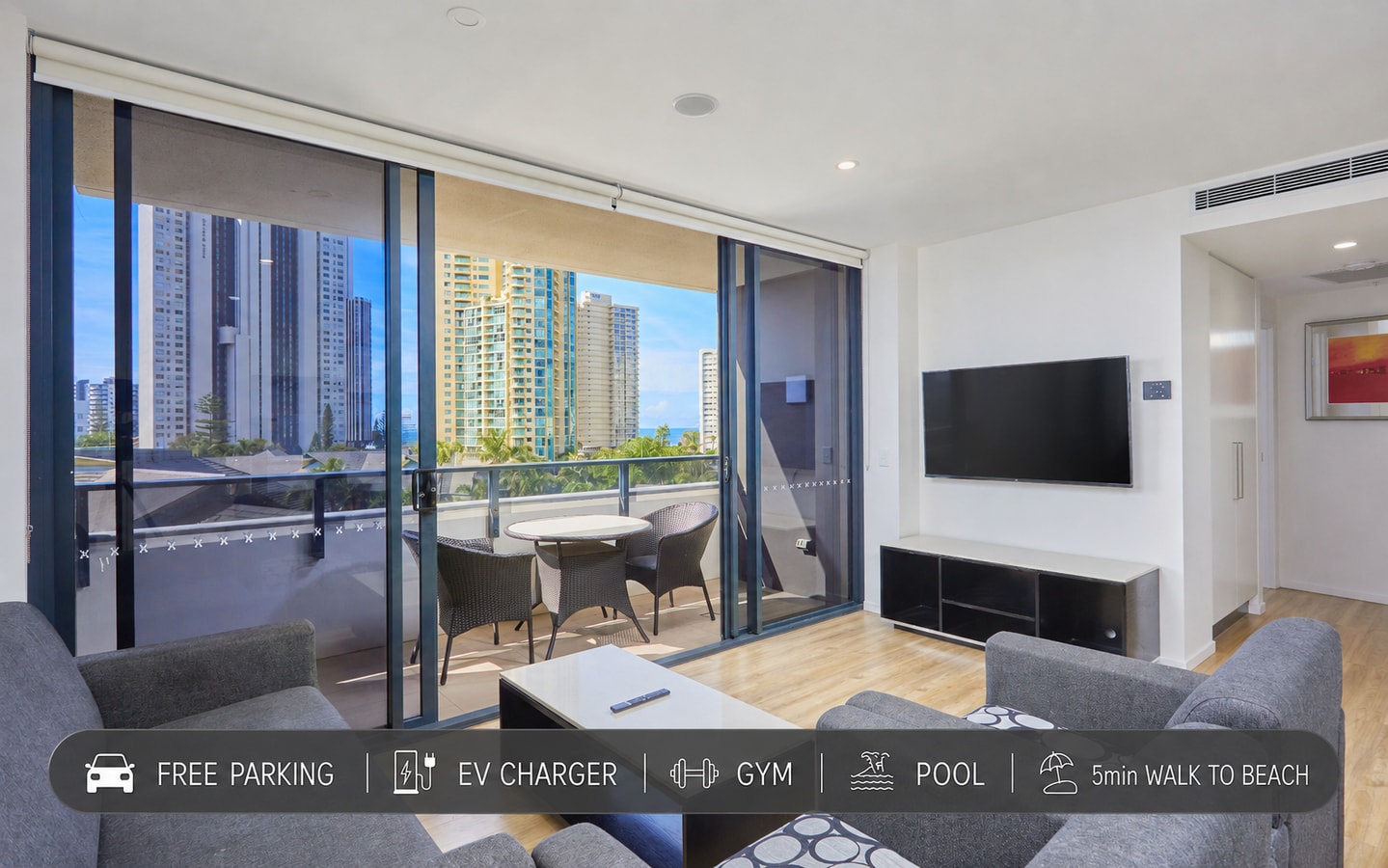 Cozy and Comfy 2-Bed Apartment in Gold Coast Serain Residences