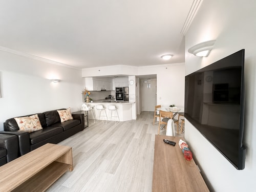Crown Towers Stunning 1Bedroom Apt 3-min to Beach 1 Serain Residences