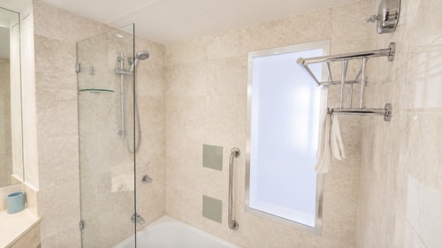 Central Located 2 Double-bed Hotel Room in Surfers 13 Serain Residences