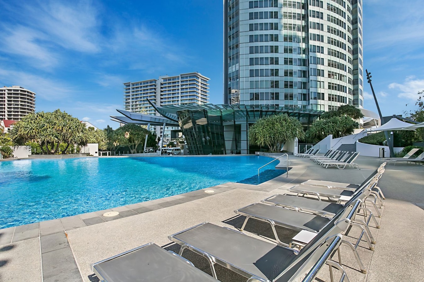 High-Rise City View 3BDR Apartment with Parking 18 Serain Residences