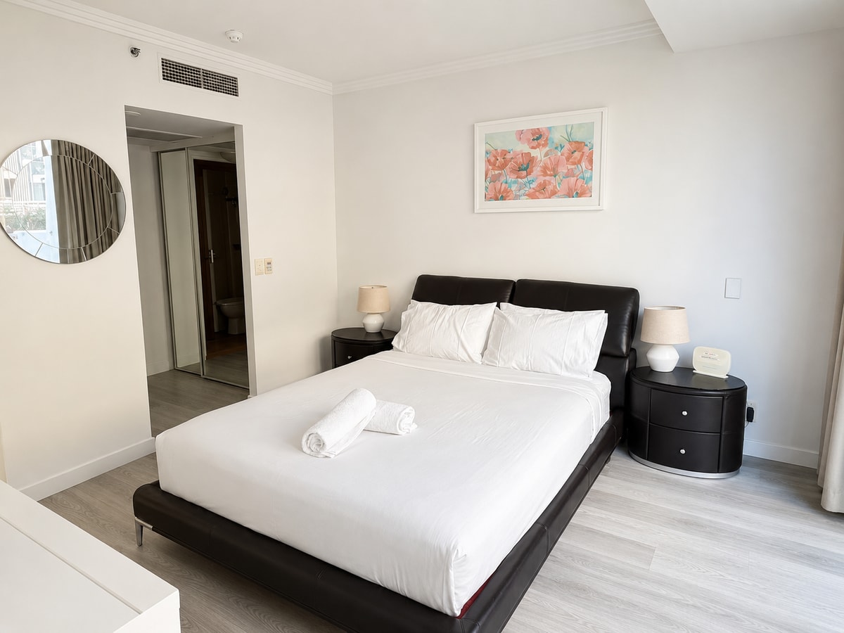 Crown Towers Stunning 1Bedroom Apt 3-min to Beach 22 Serain Residences