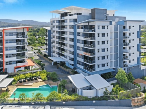 Central located 2 bedroom Apartment in Robina 15 Serain Residences