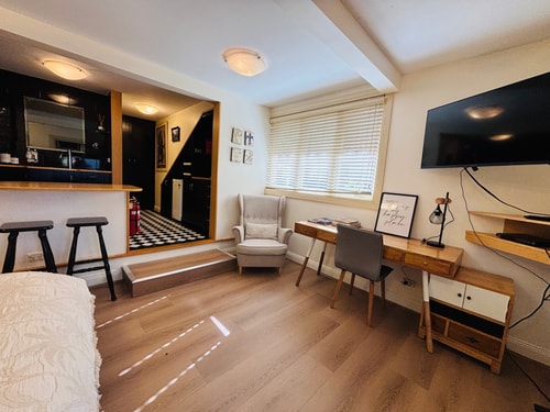 Leura's Magical Manderley - Studio Room 2 Serain Residences