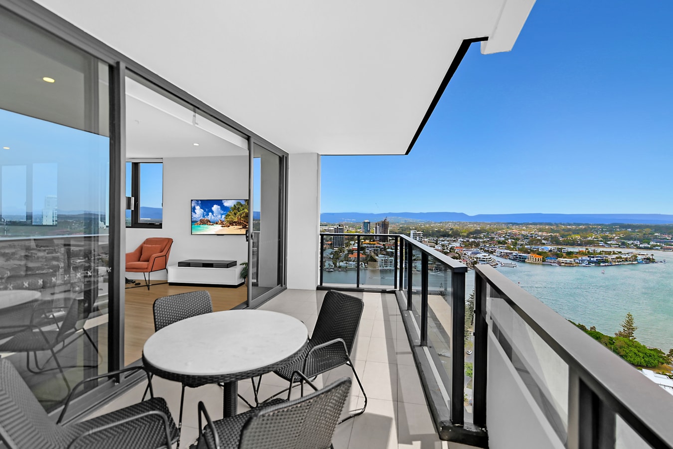 Beautiful Ocean and River View 3BDR Apartment 3 Serain Residences