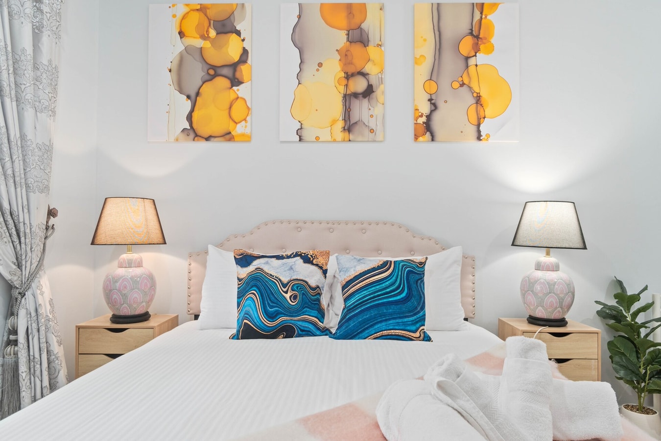 Stylish 2BR Retreat | Walk to Shops & 12min to CBD 10 Serain Residences