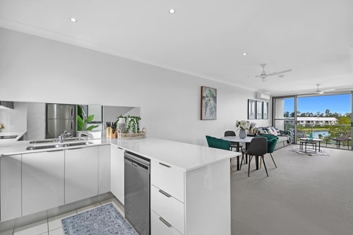 Water View Modern Three-level Townhouse in Carrara 7 Serain Residences