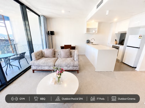 Comfortable 2BR w/ Pool, Gym & BBQ | Free Parking 0 Serain Residences