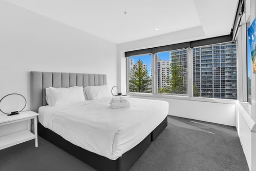 2-Bedroom Apt Heart of Surfers Paradise w/Parking 5 Serain Residences