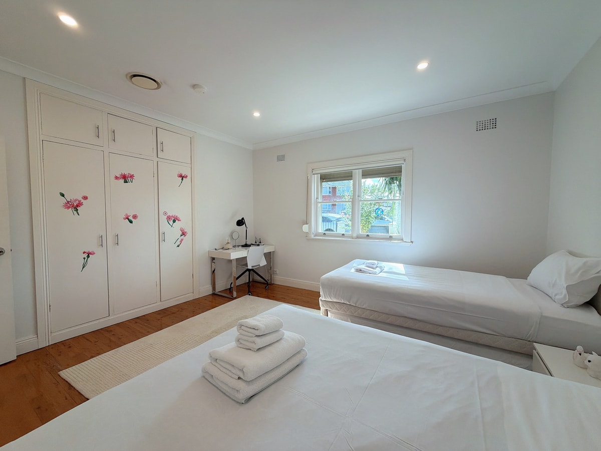 Burwood 4BR Family Home | Fast WiFi & Free Parking 22 Serain Residences