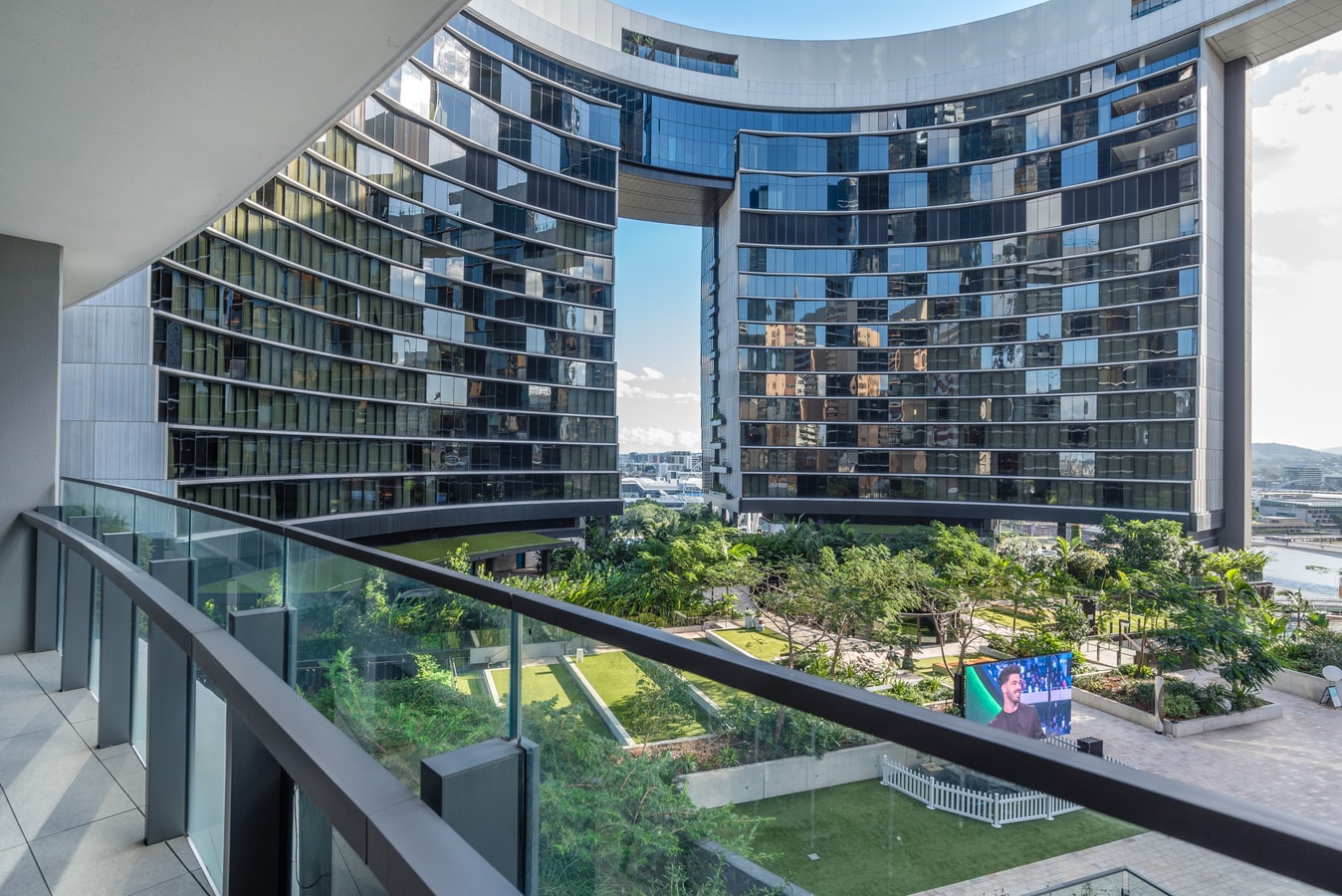 Resort-Style CBD 1-BR | Walk to All + River Glance 17 Serain Residences