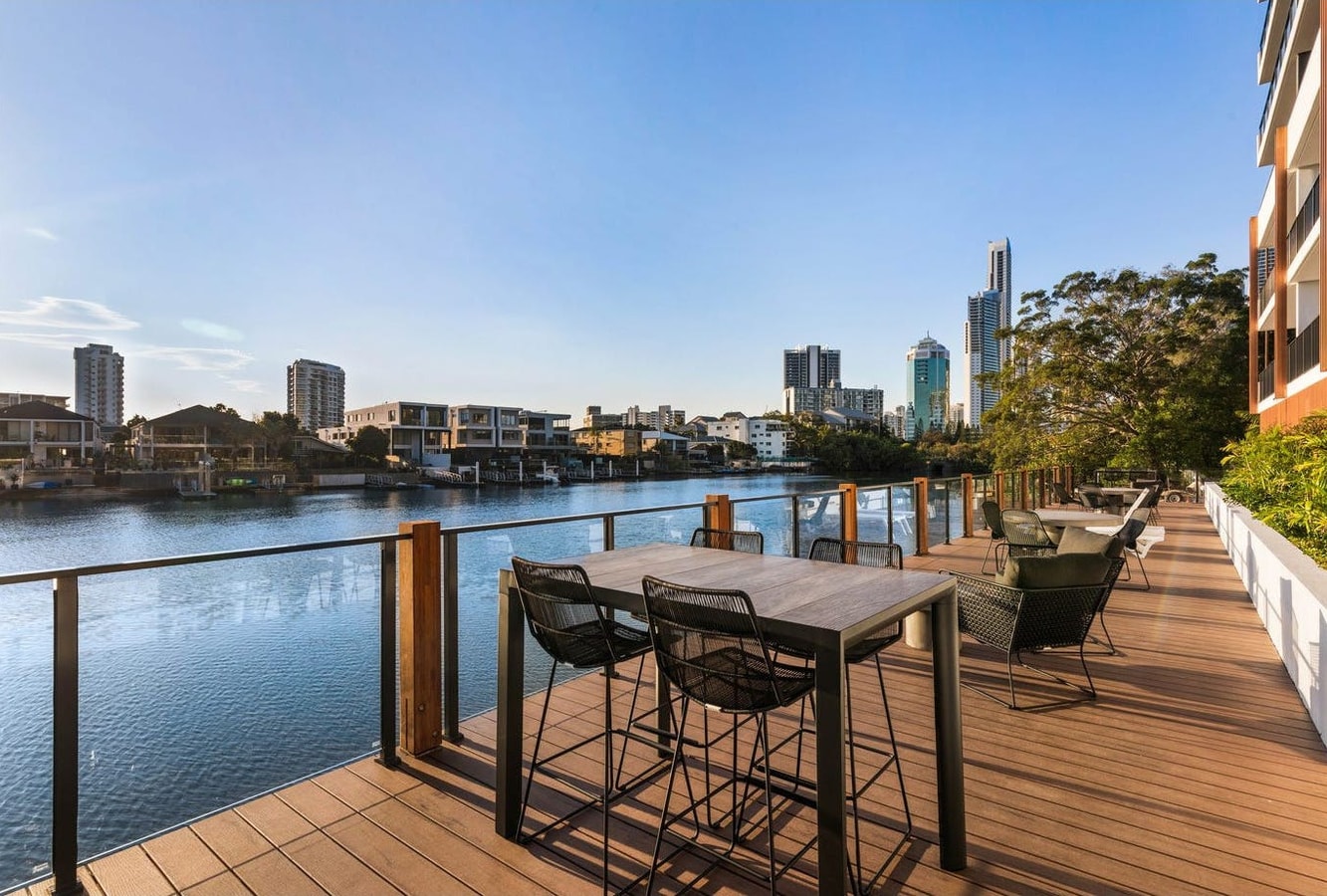 Prime Loc! 1BR Apt with Parking Heart of Surfers 18 Serain Residences
