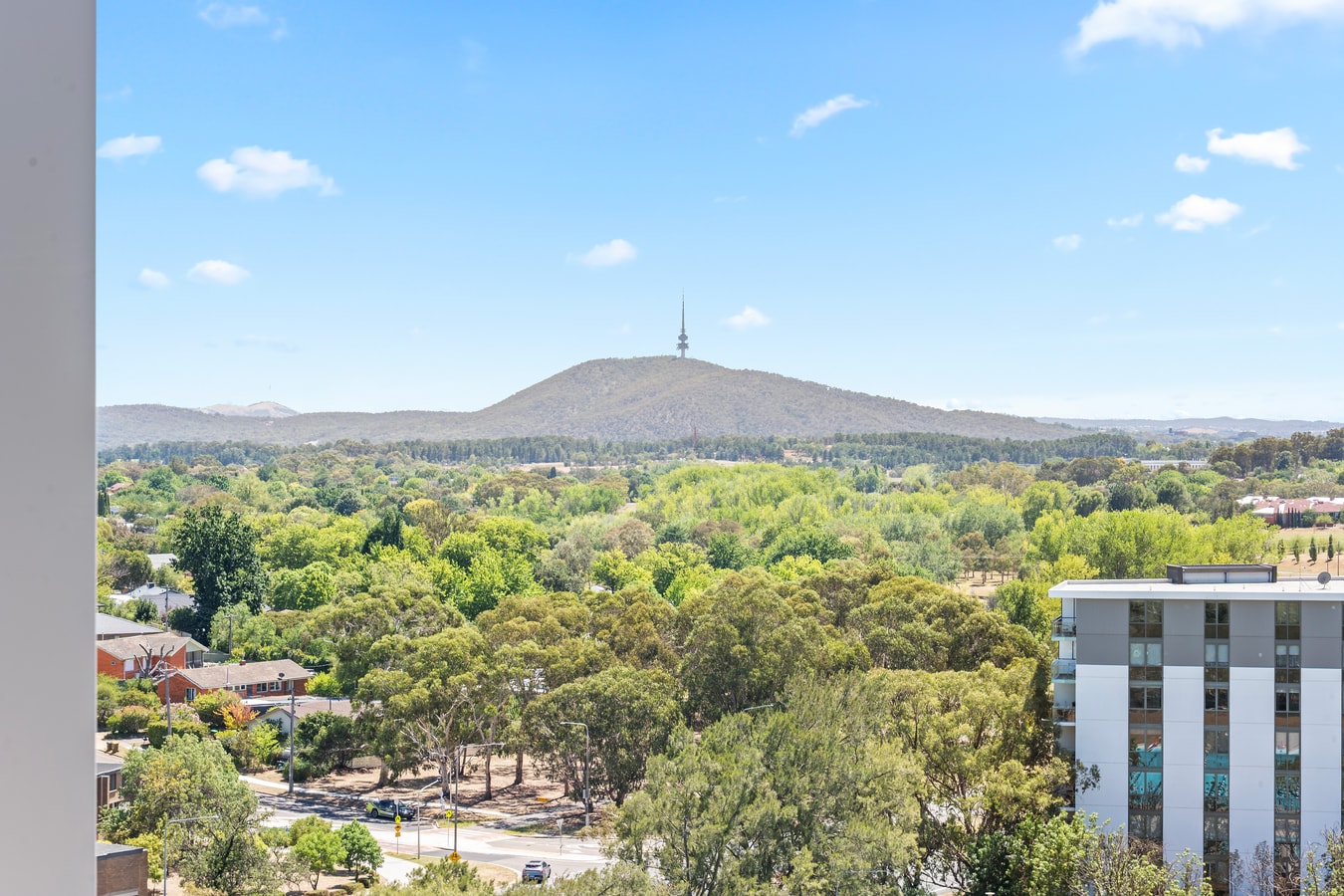 Modern & Cozy 1-Bedroom Apartment in Phillip 15 Serain Residences
