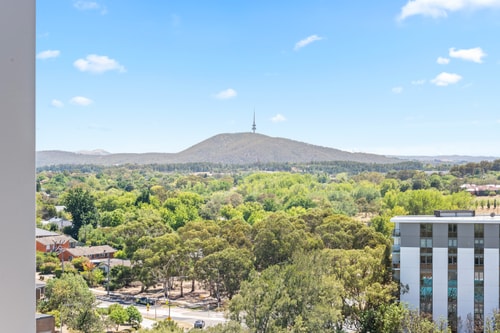 Modern & Cozy 1-Bedroom Apartment in Phillip 15 Serain Residences