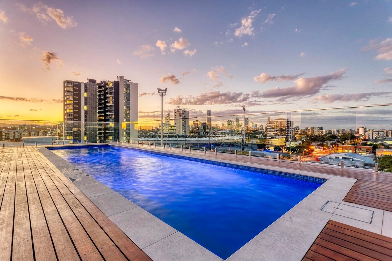 East Brisbane 1bed unit with Rooftop pool +Parking 7 Serain Residences