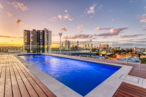 East Brisbane 1bed unit with Rooftop pool +Parking 7 Serain Residences