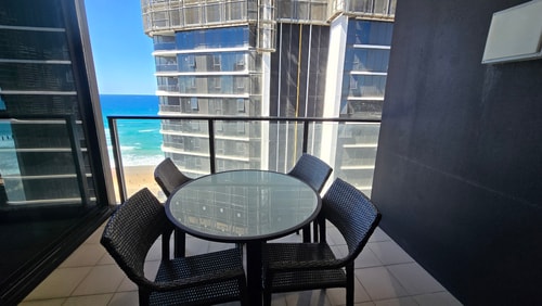 Sea Side Comfortable Apartment in Surfers Paradise 4 Serain Residences