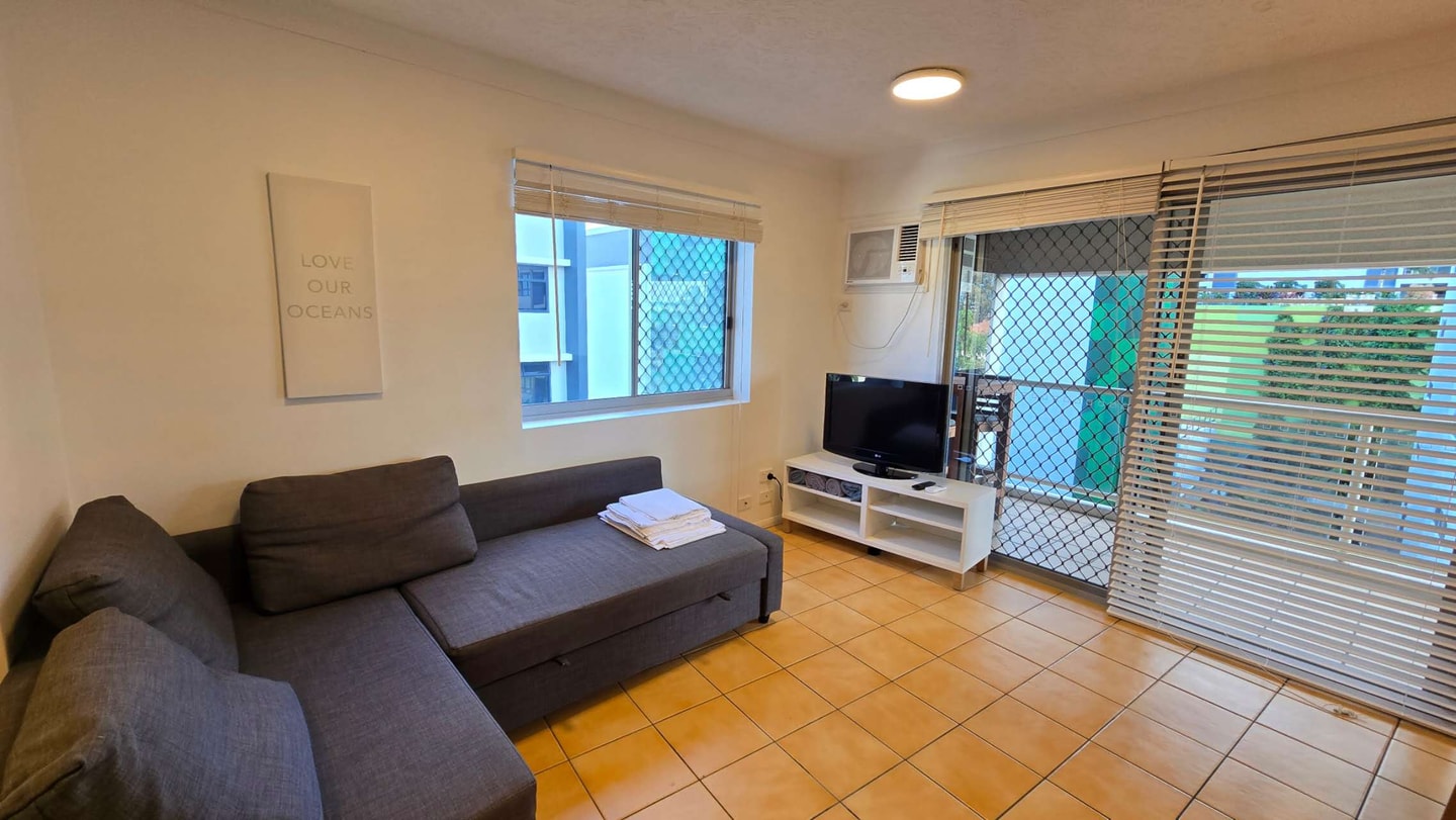 Comfy 1BR + Free Parking |  Stroll to Parklands 13 Serain Residences