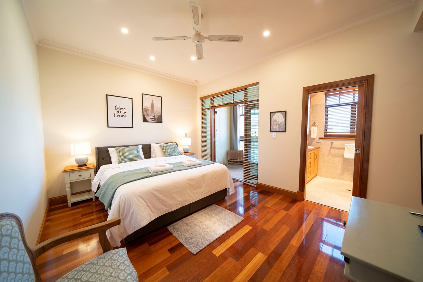 Cozy Home 5mins Walk from Beach with Fireplace 10 Serain Residences