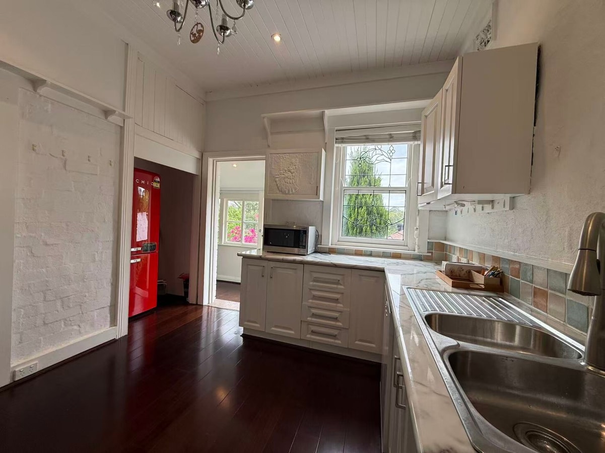 Comfortable 3BR House Unit in Chatswood w/Parking 18 Serain Residences