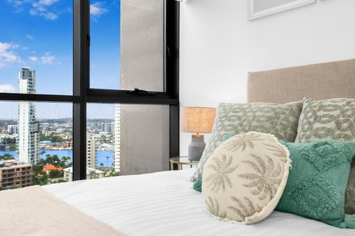 Coastal Escape 1BR Stroll to Beach&Tram | Parking 8 Serain Residences