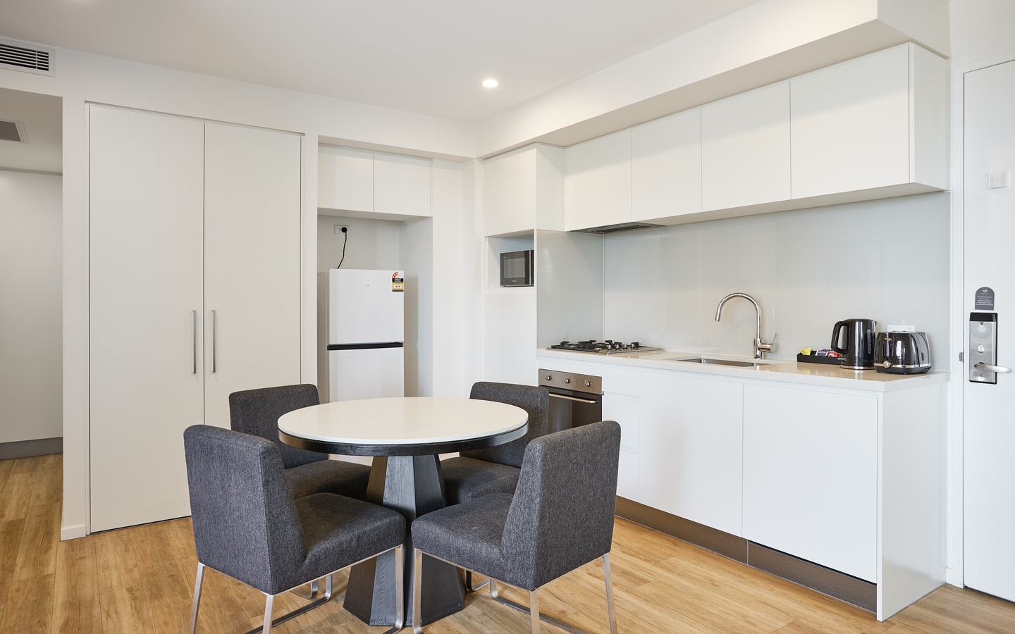 Comfy 2 Bedroom Apartment with Glimpse of Ocean 25 Serain Residences