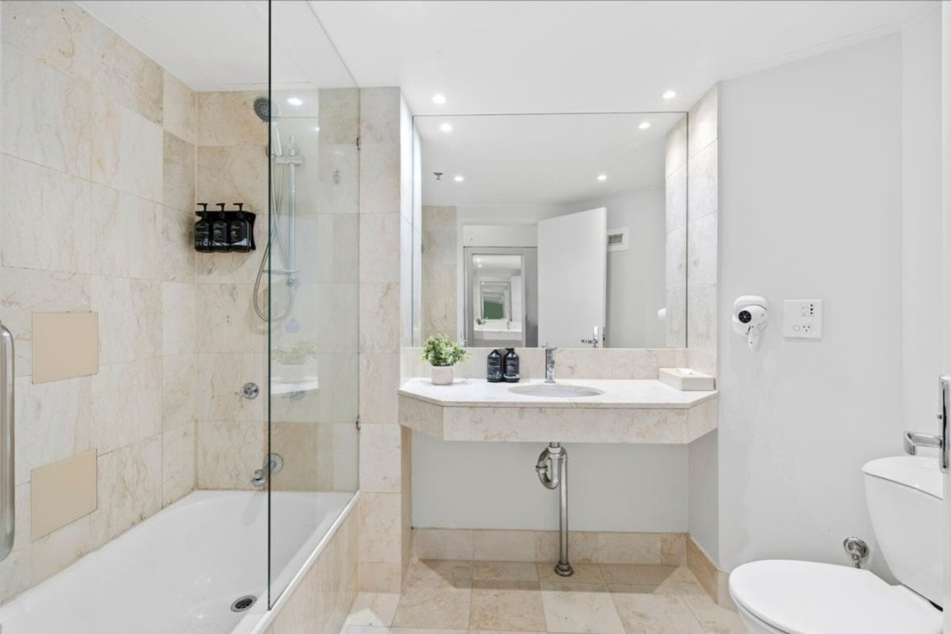 Cozy 2 Double-bed Hotel Room in Center Surfers 4 Serain Residences