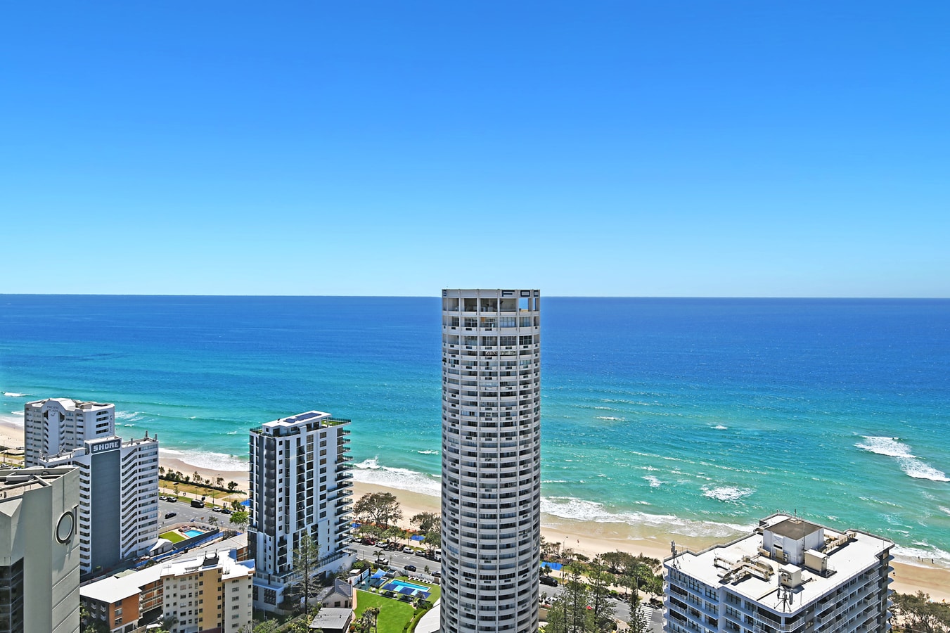 Panoramic Ocean View Sub-Penthouse Crown Surfers 1 Serain Residences