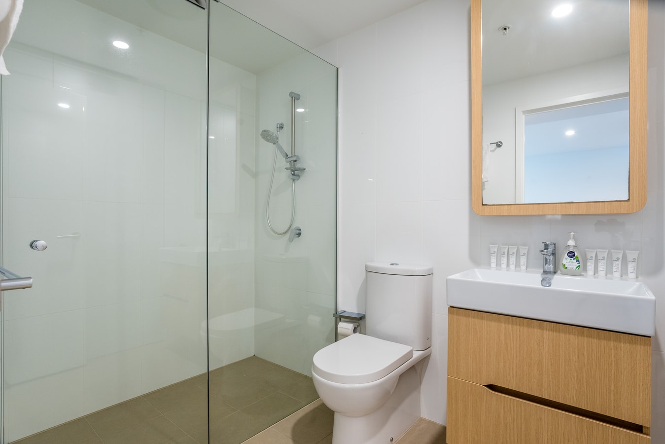 Modern South Bank 2BR Walk to GOMA + Brisbane CBD 4 Serain Residences