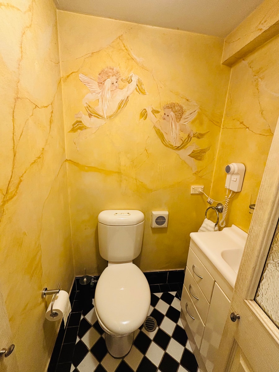 Leura's Magical Manderley - Studio Room 8 Serain Residences