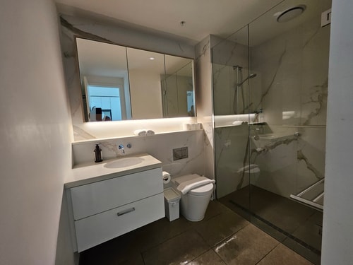Convenient Located 2BDR apartment with Parking 8 Serain Residences