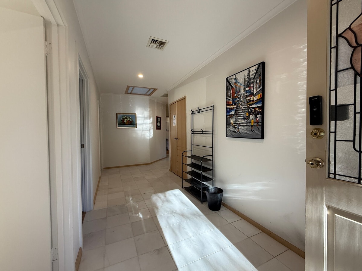 Cozy King Room | 5-Min Walk to ANU | Near City 4 Serain Residences