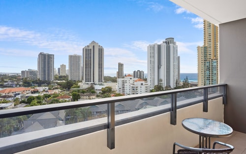 Modern 2BR Apartment on level 13 | Walk to Beach 10 Serain Residences