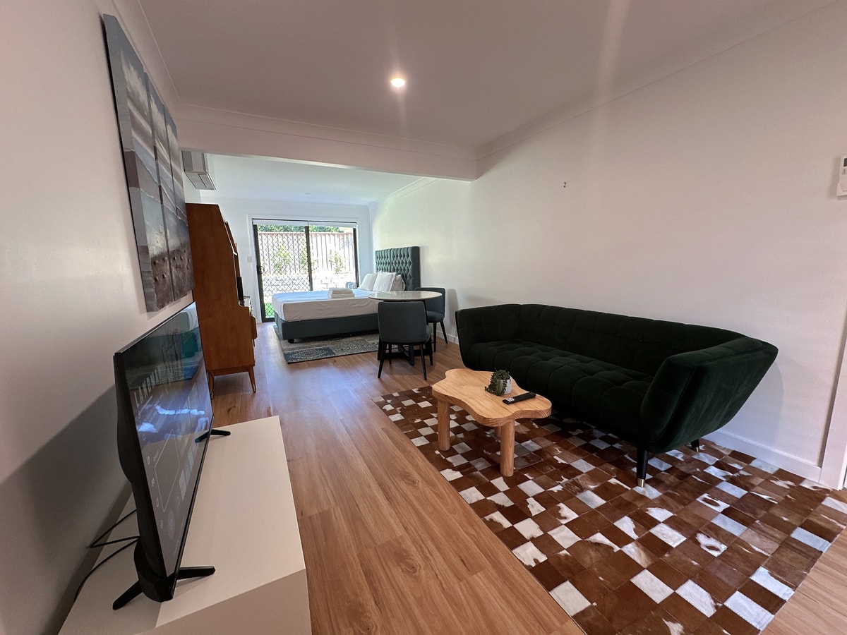 Spacious Homelike King Studio Retreat in Roseville 12 Serain Residences