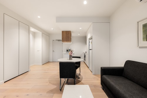 One-bedroom Modern Apartment in South Melbourne 13 Serain Residences