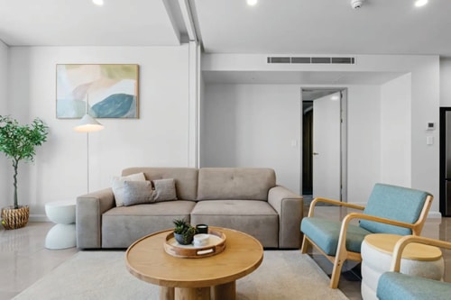 Ocean & City View | 3BR Beachside Escape Floor 62 6 Serain Residences
