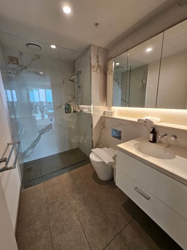 Convenient Located 2BDR apartment with Parking 4 Serain Residences