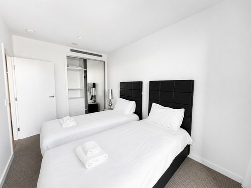 Heart of Southport 2BR | Near Tram & Pacific Fair 24 Serain Residences